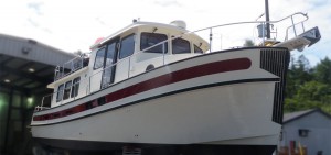 Yacht Hull Refinishing After